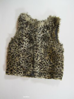 Chlupatá vzorovaná vesta  pro holky secondhand