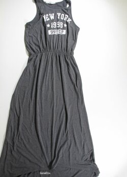 Šaty šedé pro holky secondhand Šaty šedé pro holky secondhand