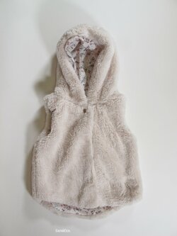 Vesta chlupatá pro holky světlá secondhand Vesta chlupatá pro holky světlá secondhand