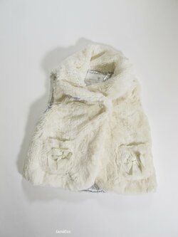 Chlupatá vesta pro holky světlá secondhand Chlupatá vesta pro holky světlá secondhand