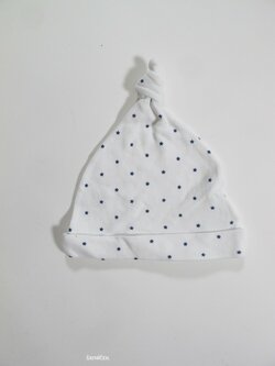 Bílo modrá čepička pro kluky secondhand Bílo modrá čepička pro kluky secondhand