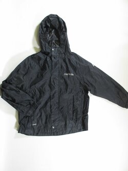 Šustáková tmavá bunda pro kluky secondhand Šustáková tmavá bunda pro kluky secondhand