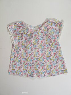 Triko pro holky s kytkami secondhand Triko pro holky s kytkami secondhand