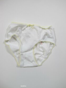 Bílé kalhotky pro holky  secondhand