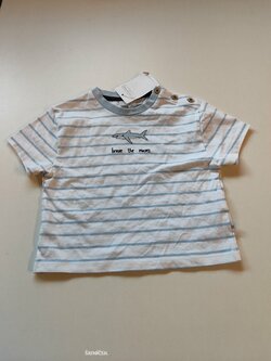 Triko pro kluky kr. rukáv bílé s modrými pruhy outlet Triko pro kluky kr. rukáv bílé s modrými pruhy outlet