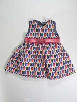 Šaty pro holky s domečky secondhand Šaty pro holky s domečky secondhand