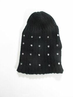 Černá zimní čepice pro holky secondhand Černá zimní čepice pro holky secondhand