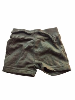 Tmavě zelené kraťasy pro kluky secondhand Primark