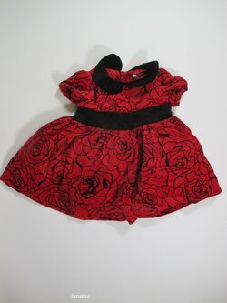 Šaty pro holky kytkované secondhand Šaty pro holky kytkované secondhand