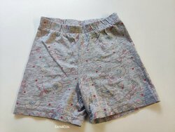 Kraťasy pro holky šedé s obrázky secondhand Kraťasy pro holky šedé s obrázky secondhand