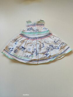 Šaty s obrázky na ramínku pro holky secondhand Šaty s obrázky na ramínku pro holky secondhand