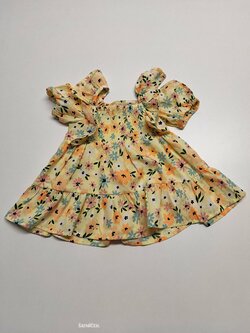 Šaty žluté s květinami a volánky secondhand Šaty žluté s květinami a volánky secondhand