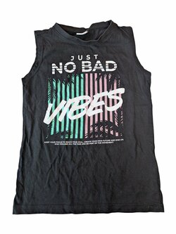 Černé tílko s obrázkem pro holky secondhand Chapter Young