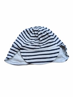 Bílo černá pruhovaná kšiltovka pro holky outlet F&F