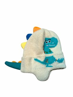 Světlá zimní čepice s dinosaurem pro kluky secondhand Světlá zimní čepice s dinosaurem pro kluky secondhand