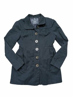 Černý kabát pro holky secondhand Madona Černý kabát pro holky secondhand Madona