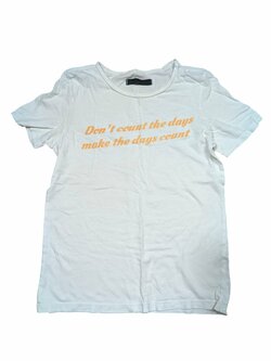 Bílé triko s nápisem pro holky secondhand Bílé triko s nápisem pro holky secondhand