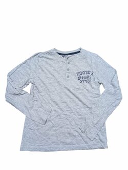 Šedé triko s nápisem pro kluky secondhand Alive Šedé triko s nápisem pro kluky secondhand Alive