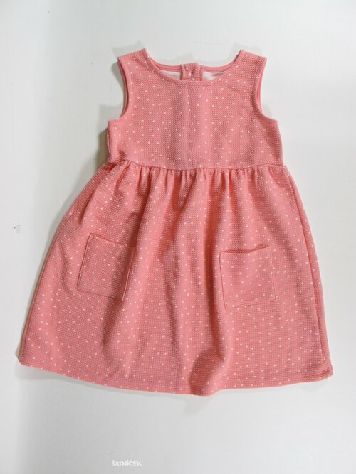 Šaty pro holky se vzorem secondhand