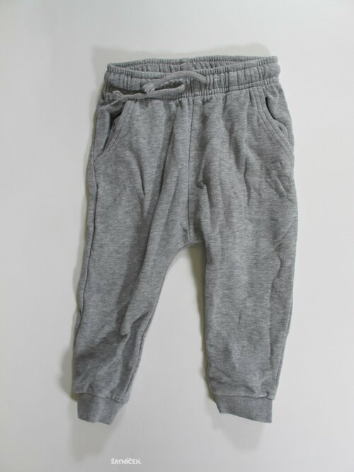 Šedé tepláky pro kluky secondhand