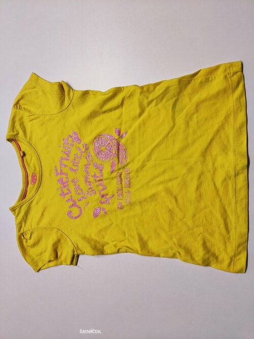 Žluté triko s nápisem pro holky kr. rukáv secondhand
