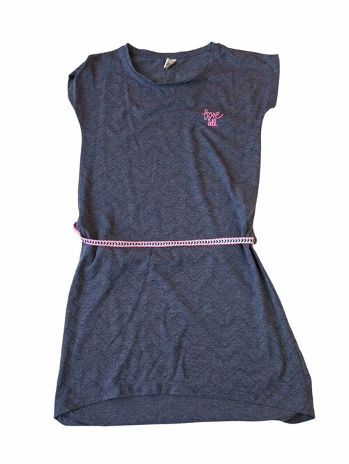 Tmavé šaty se vzorem a páskem pro holky secondhand Yigga