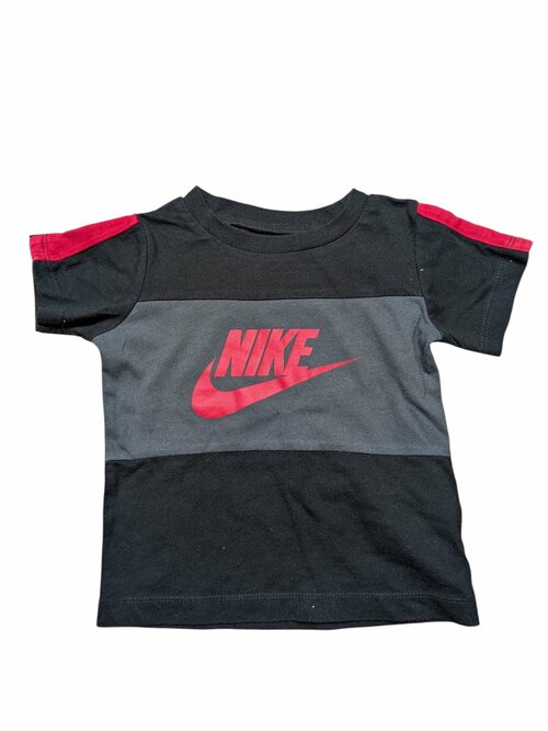 Černo šedé triko pro kluk secondhand Nike