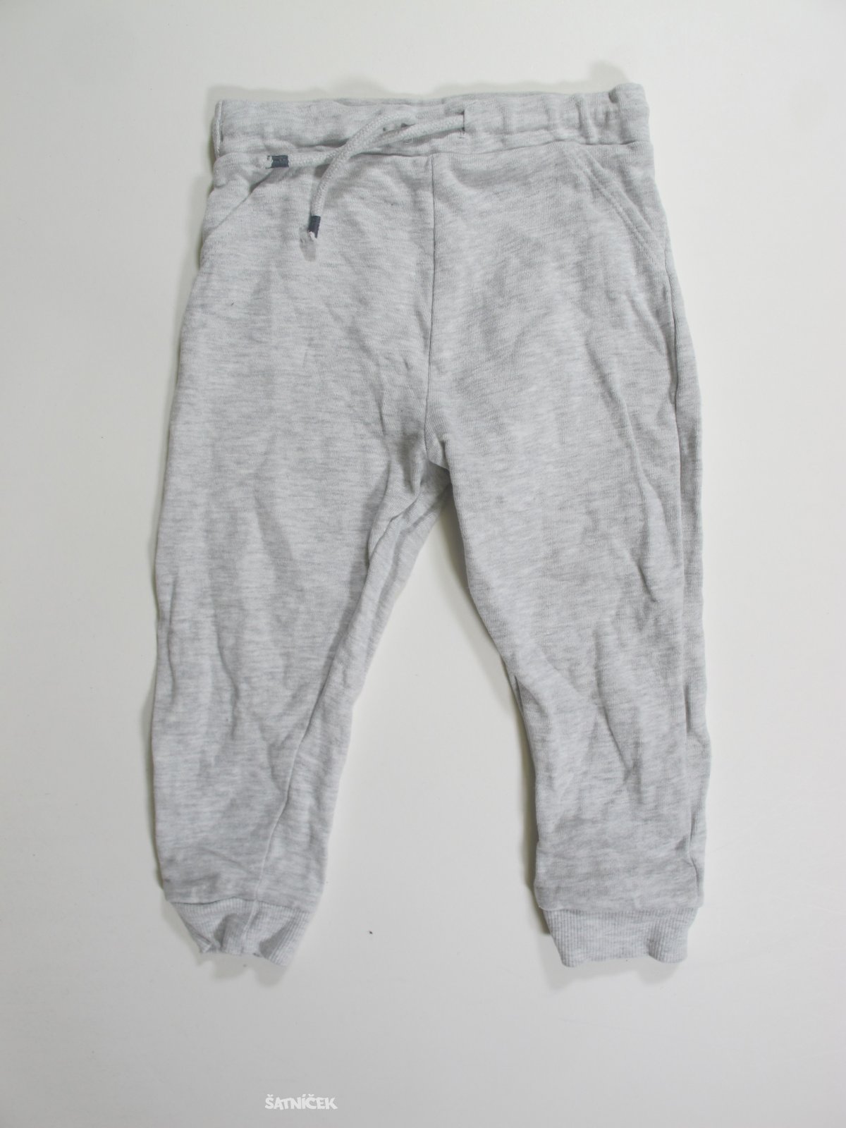 Šedé tepláky pro kluky secondhand