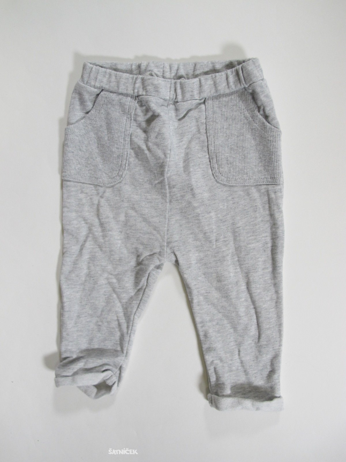 Šedé tepláky pro kluky secondhand