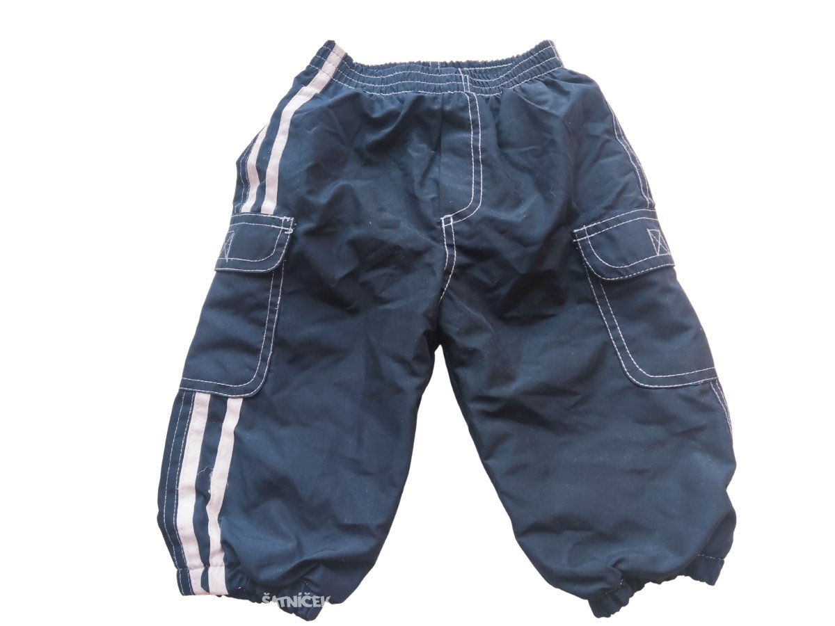 Černé kalhoty zateplené pro kluky secondhand 