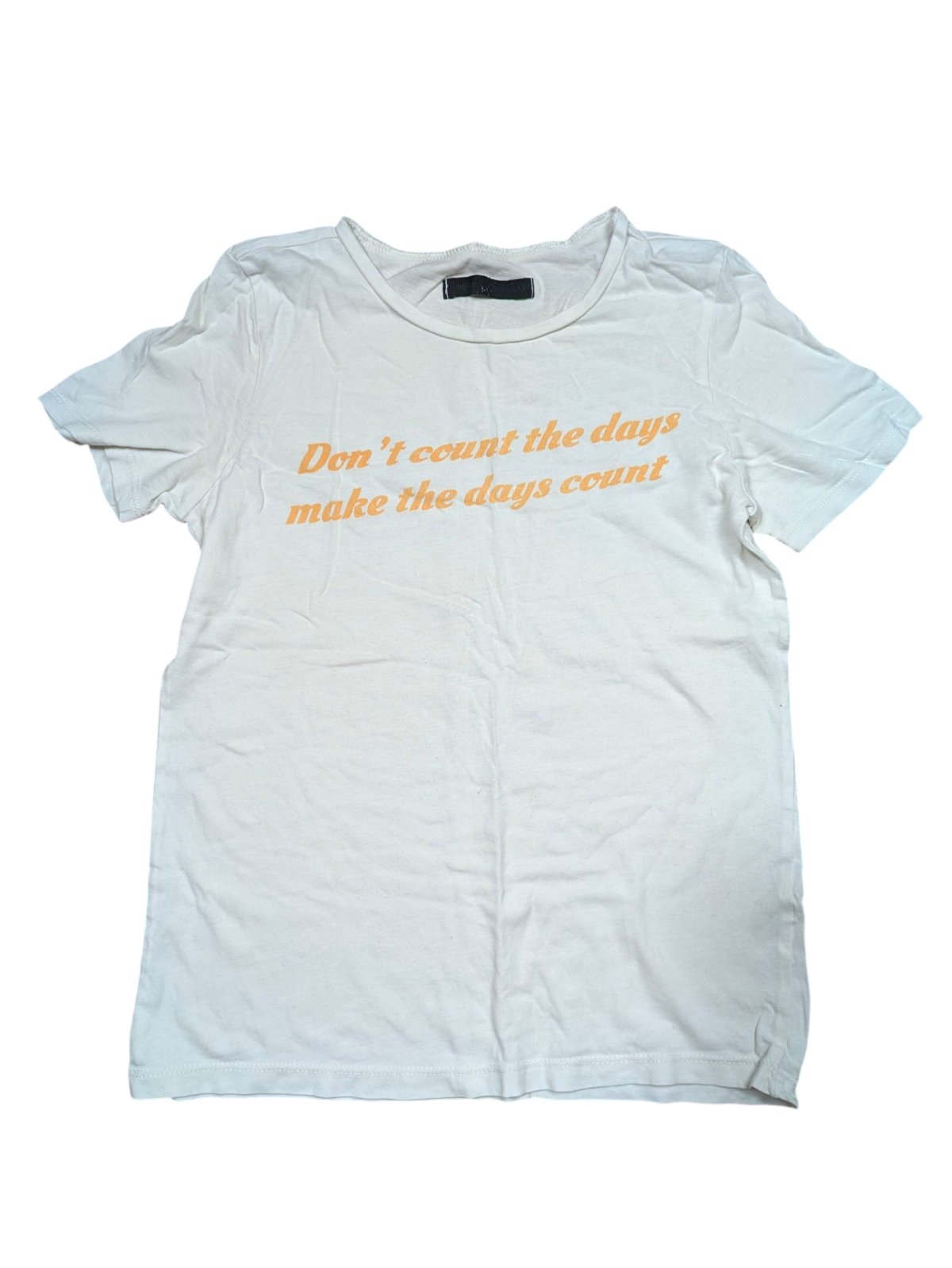 Bílé triko s nápisem pro holky secondhand 