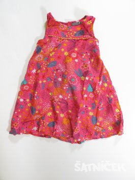 Šaty pro holky kytkované secondhand